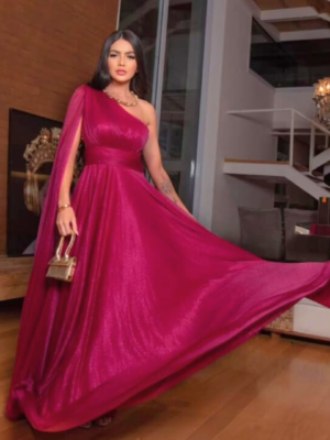 Vestido Bordo media manga con capa