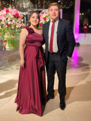 Vestido bordo media manga