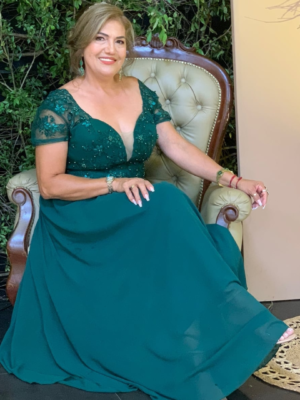 vestido verde al cuerpo