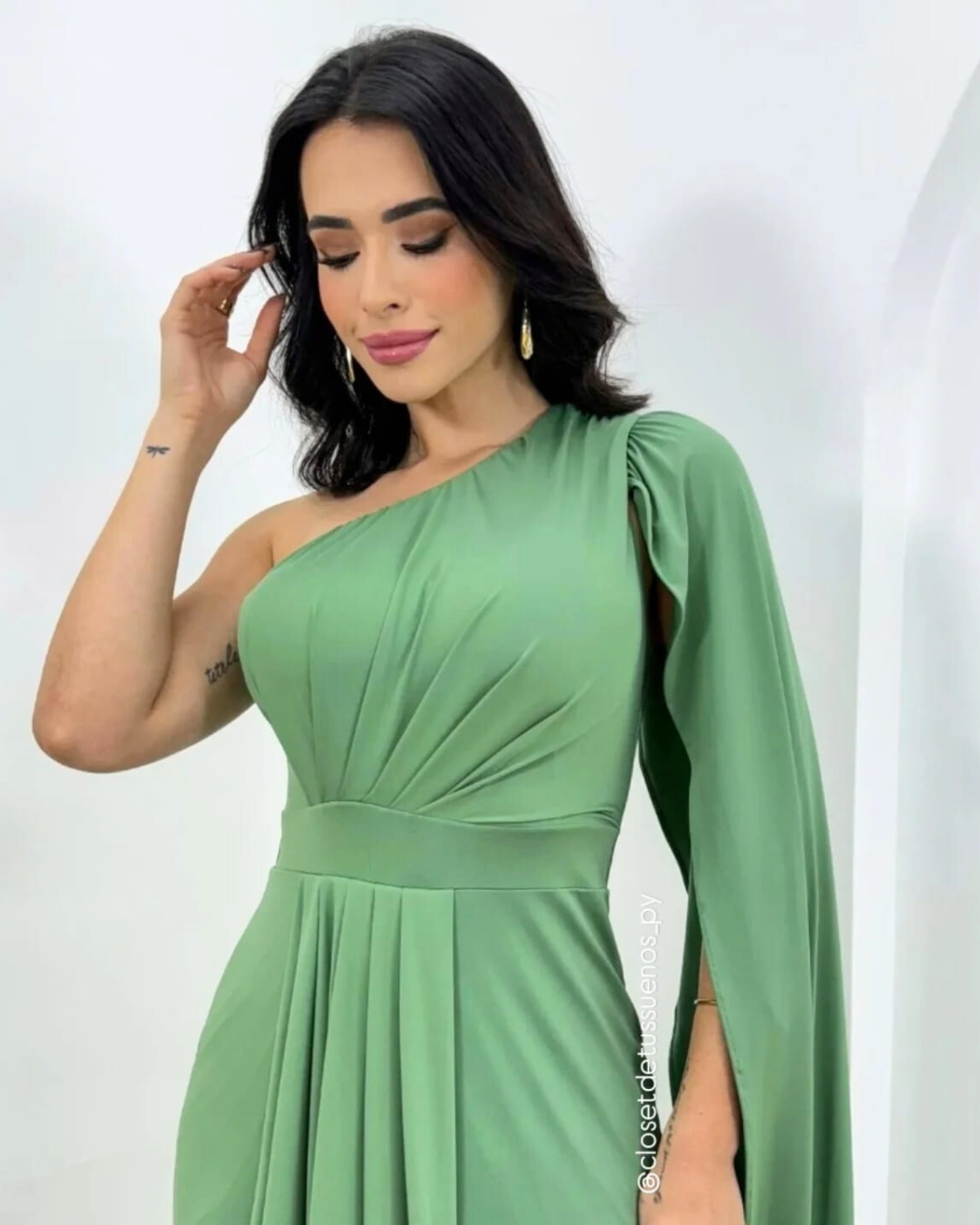 Verde oliva con capa. Liz - Imagen 3